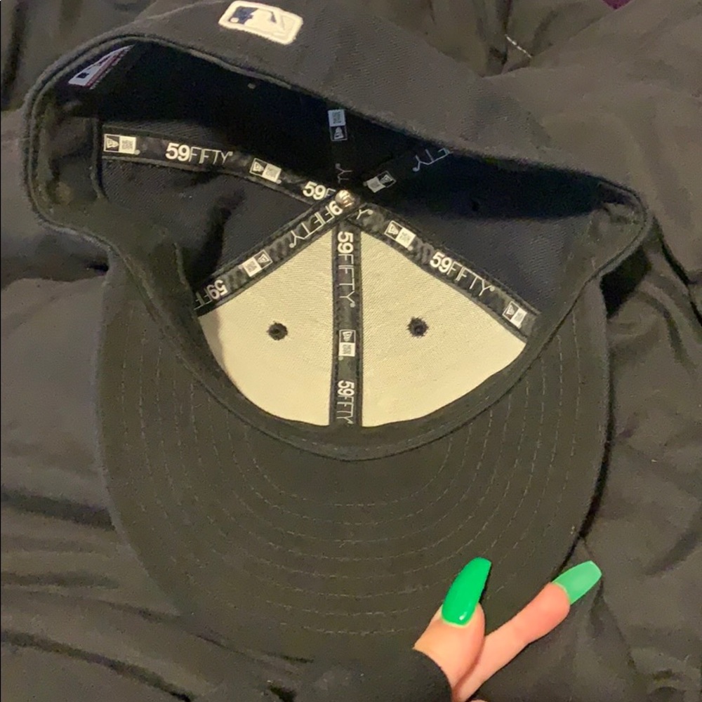 baseball hat - Picture 2 of 2